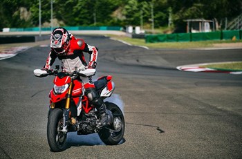 Ducati Hypermotard 950 SP 2023 - Bild 12 Ducati Hypermotard 950 SP 2023 - Bild 12