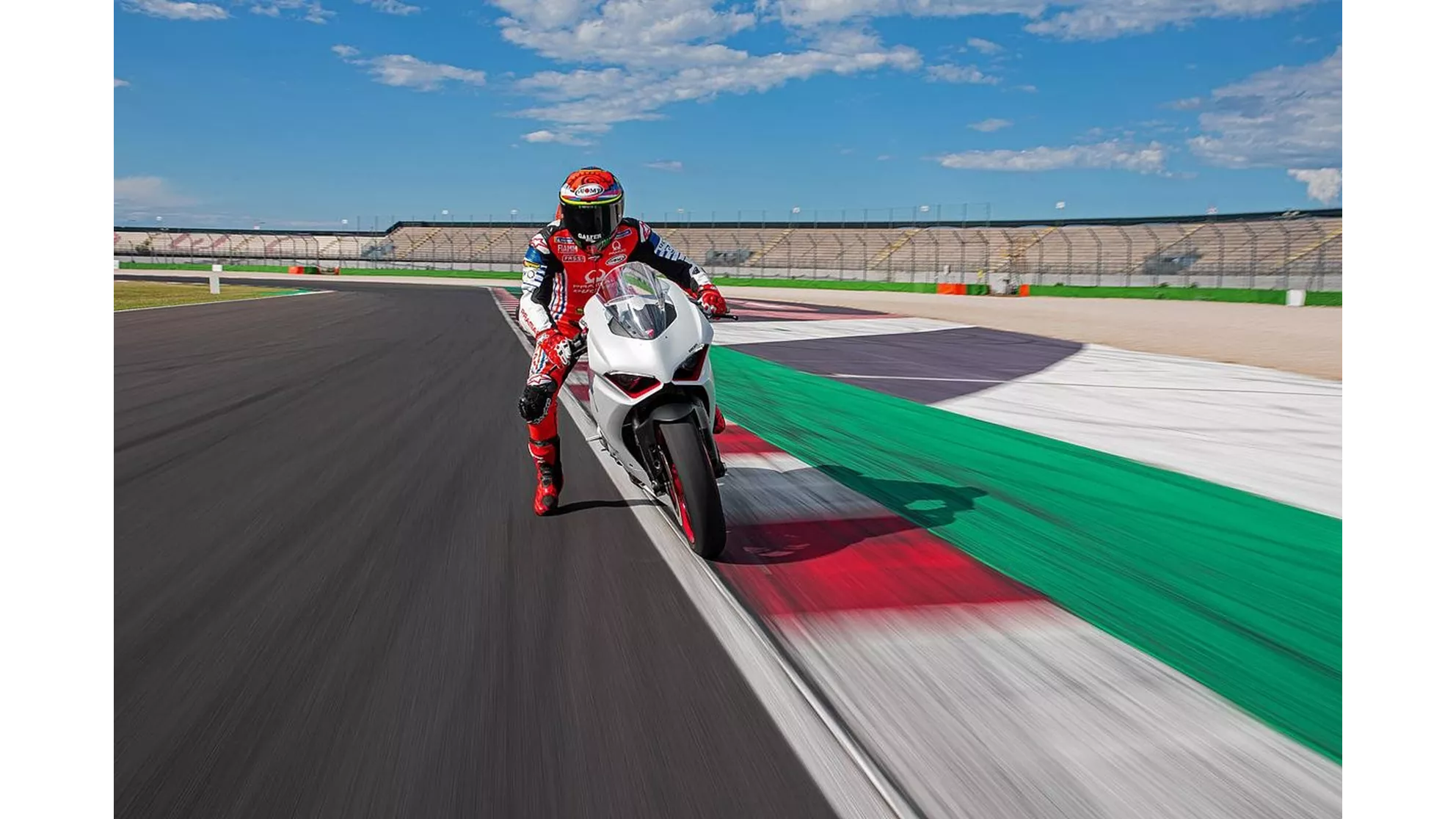 Ducati Panigale V2 - Image 18 Ducati Panigale V2 - Image 18