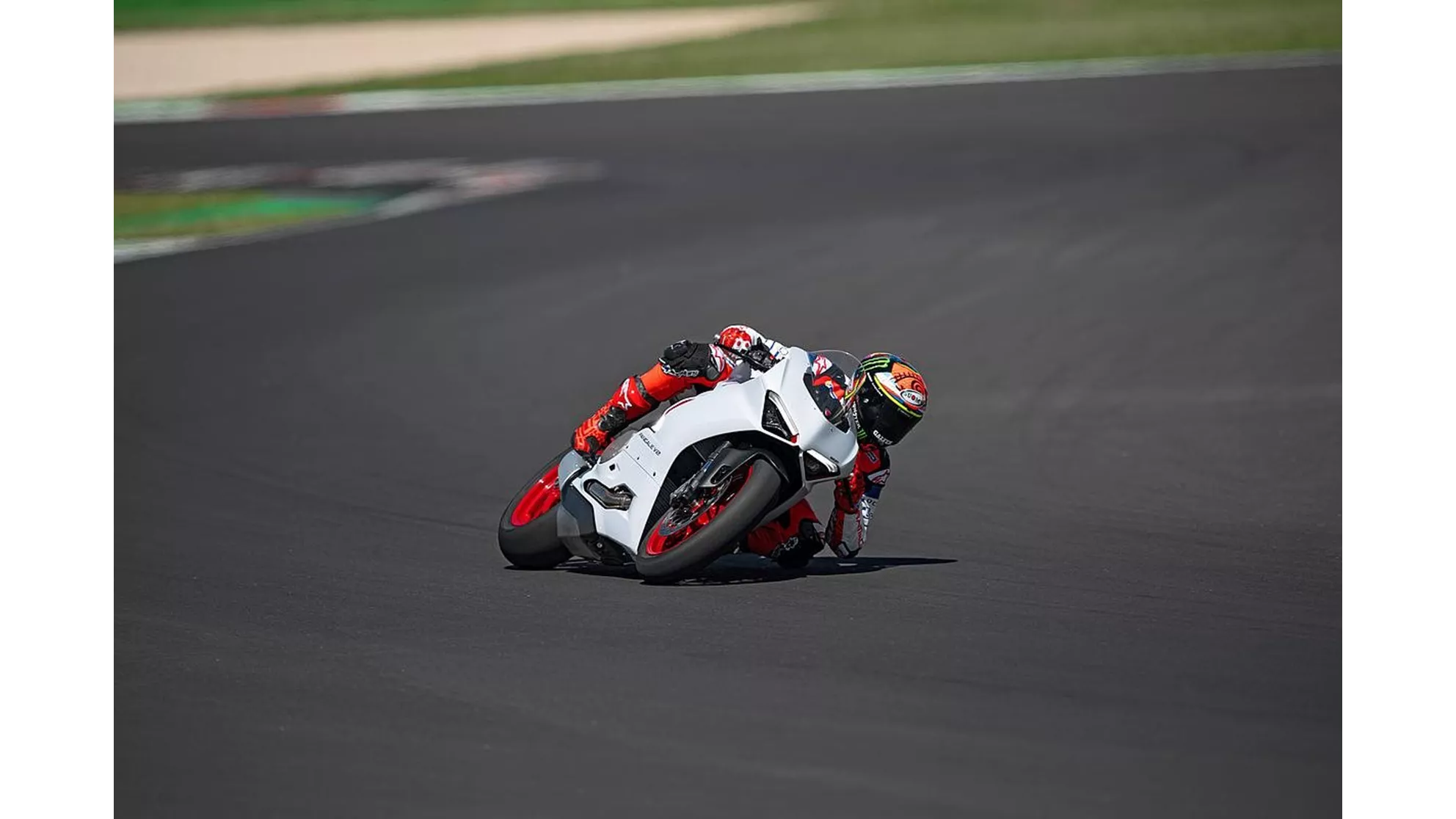 Ducati Panigale V2 - Image 19 Ducati Panigale V2 - Image 19