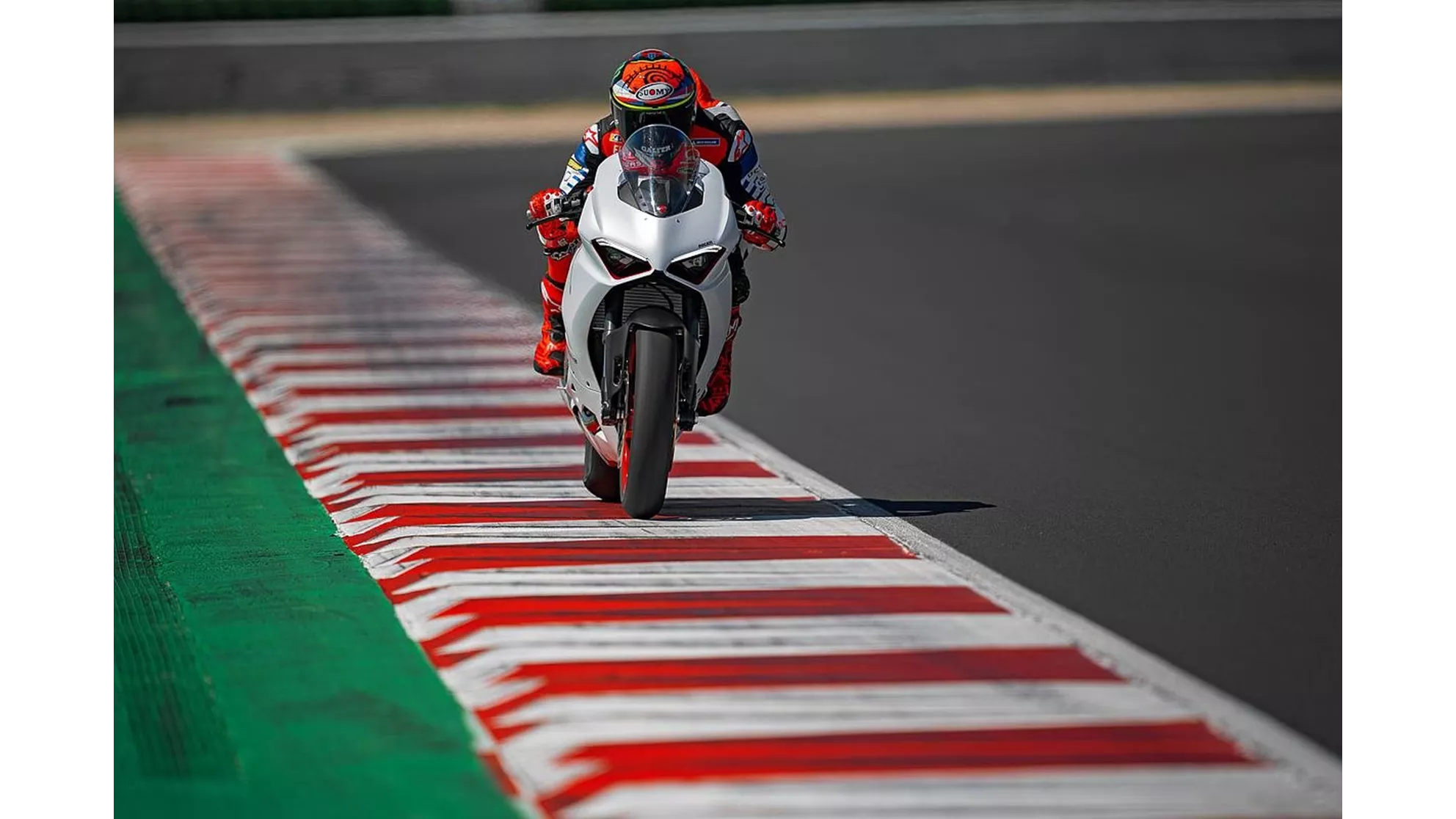 Ducati Panigale V2 - Image 21 Ducati Panigale V2 - Image 21