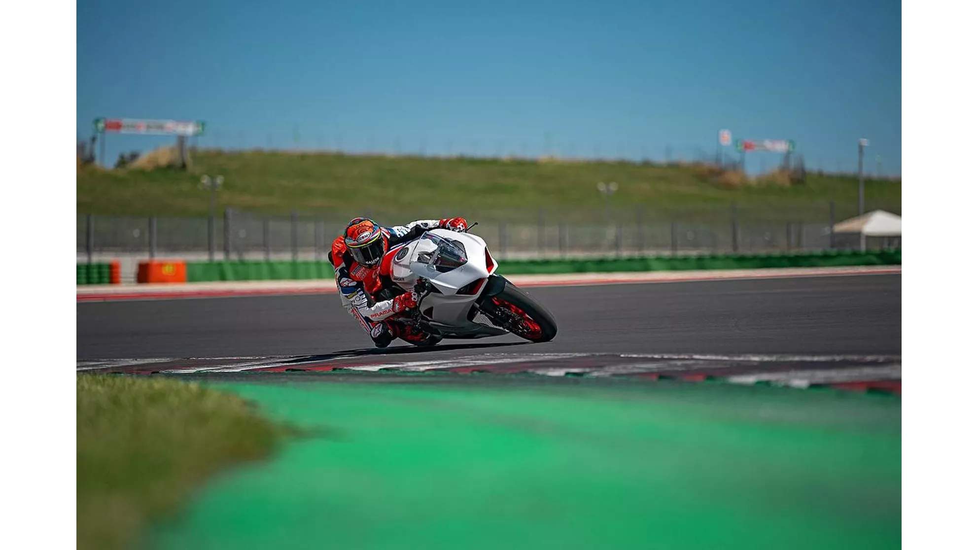 Ducati Panigale V2 - Image 22 Ducati Panigale V2 - Image 22