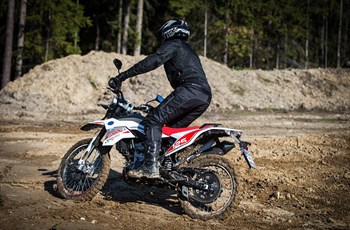FB Mondial SMX 125i Enduro 2023 - Bild 3 FB Mondial SMX 125i Enduro 2023 - Bild 3