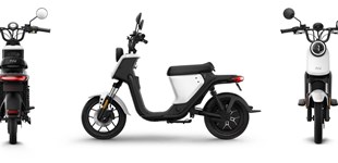 NIU UQi 2023 vs Ducati Panigale V4 Superleggera 2023