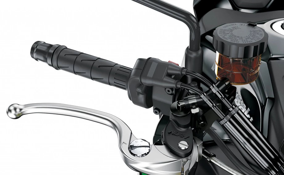 Kawasaki Z900 SE Bild 4: Kawasaki Z900 SE