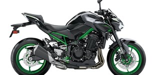 KTM 690 SMC R 2022 vs Kawasaki Z900 70kW 2023