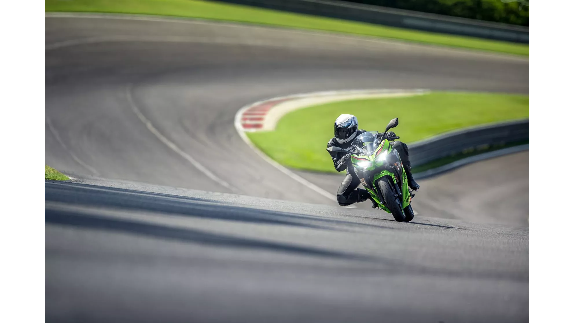 Kawasaki Ninja 400 - Image 3 Kawasaki Ninja 400 - Image 3