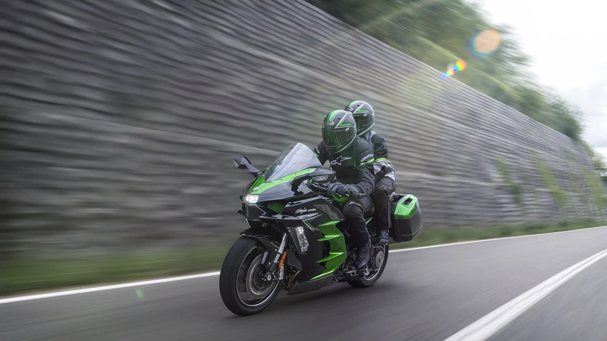 Kawasaki Ninja H2 SX SE Bild 3: Kawasaki Ninja H2 SX SE