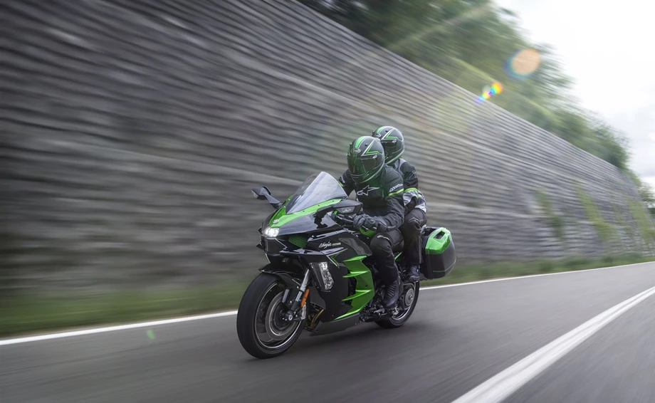 Kawasaki Ninja H2 SX SE Bild 3: Kawasaki Ninja H2 SX SE