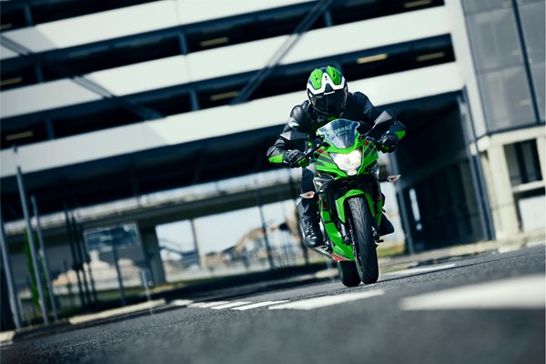 Kawasaki Ninja 125 () - Bild 2