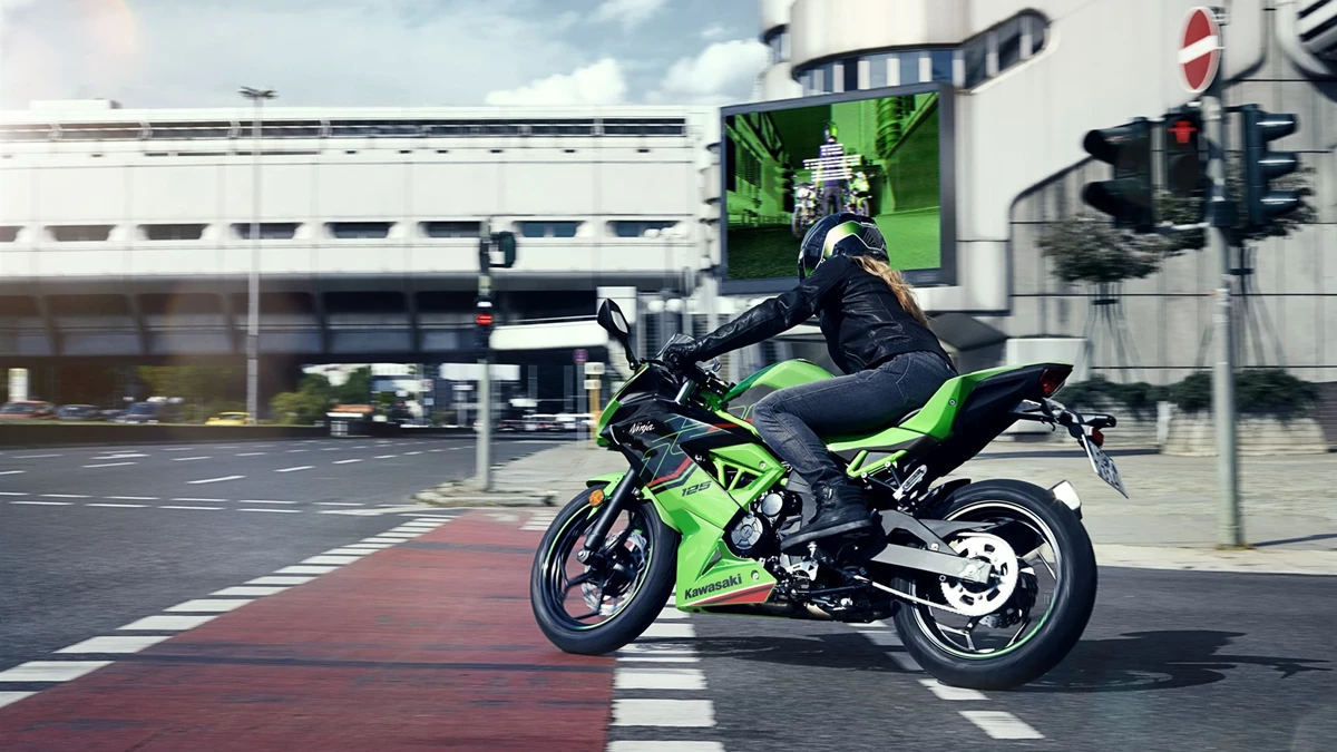 Kawasaki Ninja 125 Bild 9: Kawasaki Ninja 125