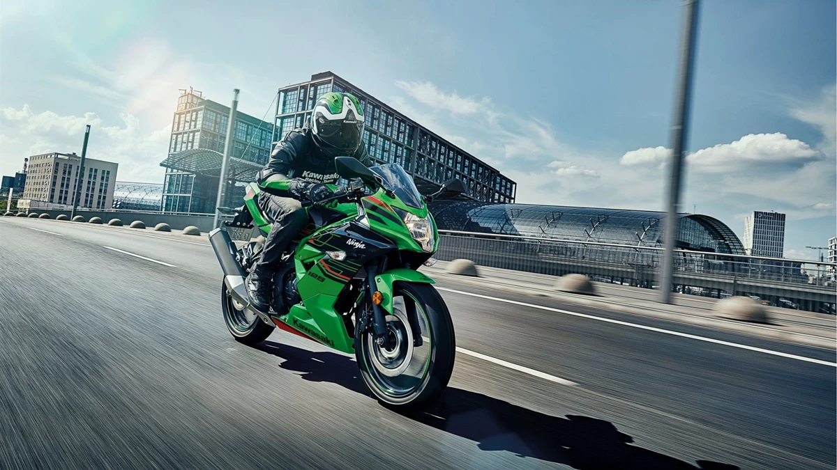 Kawasaki Ninja 125 Bild 12: Kawasaki Ninja 125