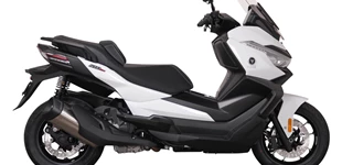 Voge SR4 350i ABS 2023 vs Sym Cruisym 300 2018 Voge SR4 350i ABS 2023 vs Sym Cruisym 300 2018