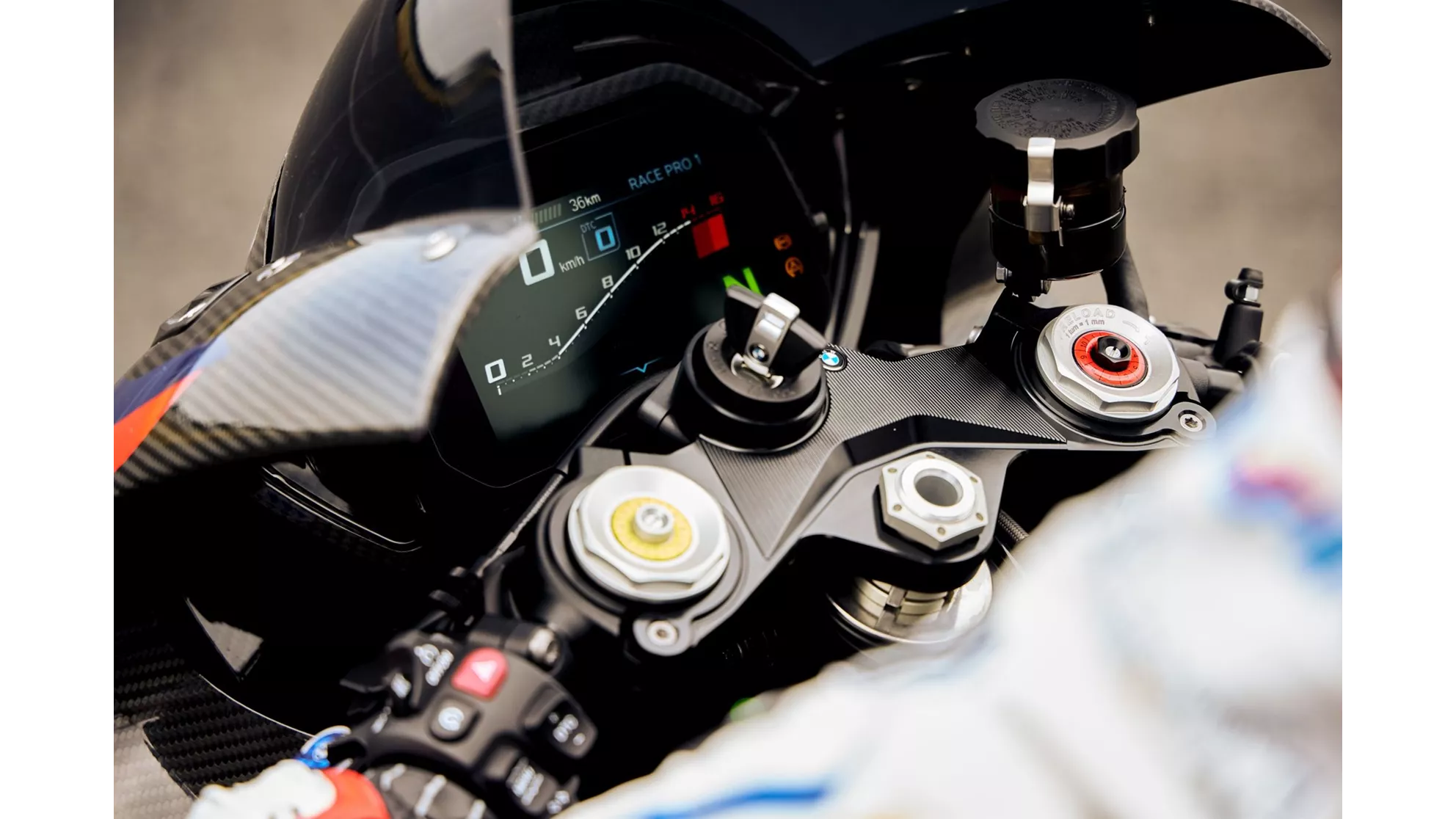 BMW M 1000 RR - Image 11 BMW M 1000 RR - Image 11