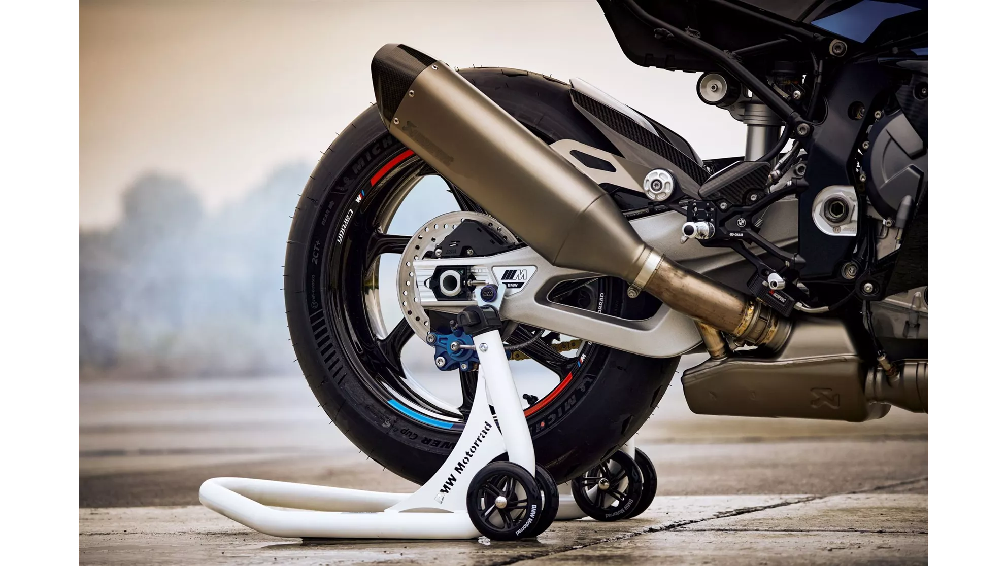 BMW M 1000 RR - Image 15 BMW M 1000 RR - Image 15