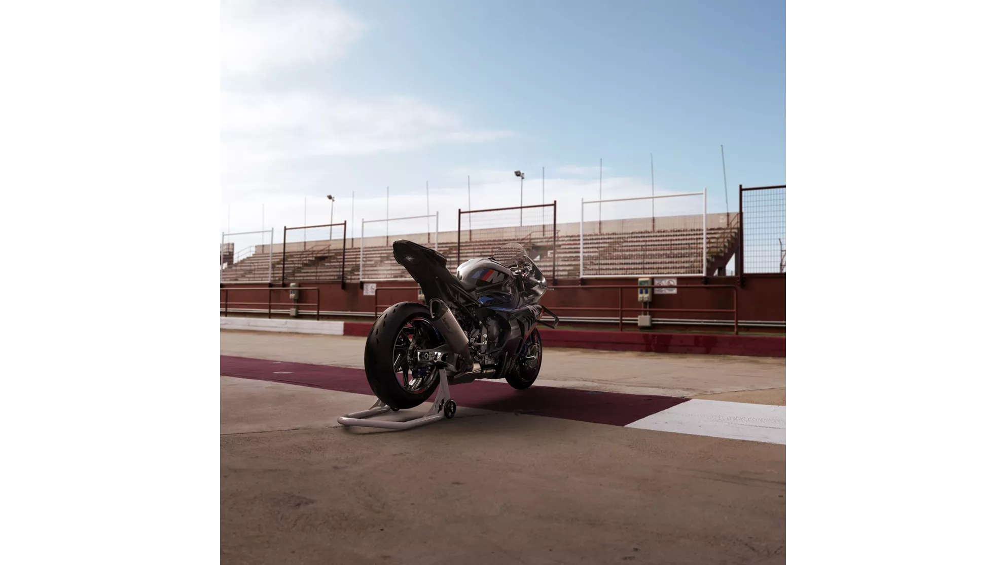 BMW M 1000 RR - Image 22 BMW M 1000 RR - Image 22