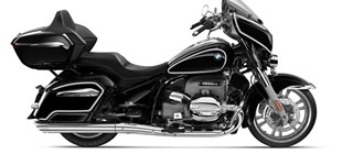 Harley-Davidson CVO FLHTCUSE Ultra Classic Electra Glide 2013 vs BMW R 18 Transcontinental 2023