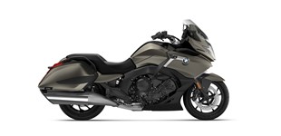 BMW K 1600 B 2023 vs Triumph Rocket 3 Storm R 2025