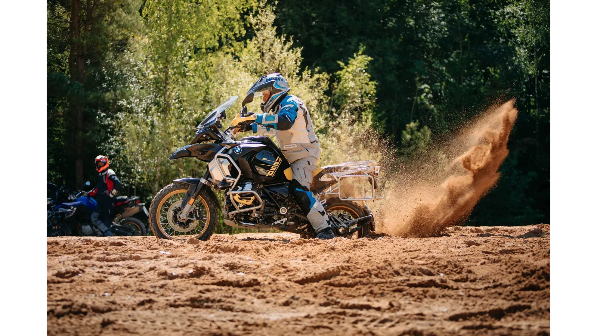 BMW R 1250 GS Adventure - Image 10 BMW R 1250 GS Adventure - Image 10