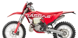 Beta Xtrainer 300 2017 vs GASGAS EC 300 2023 Beta Xtrainer 300 2017 vs GASGAS EC 300 2023