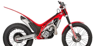 GASGAS TXT Racing 125 2023 vs Beta Evo 125 2T 2024 GASGAS TXT Racing 125 2023 vs Beta Evo 125 2T 2024