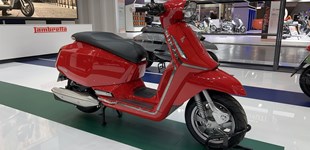 Lambretta X125 2023 vs Aprilia SR GT Replica 125 2025