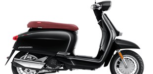 Vespa GTS 300 i.e. Super 2009 vs Lambretta V200 Special 2023