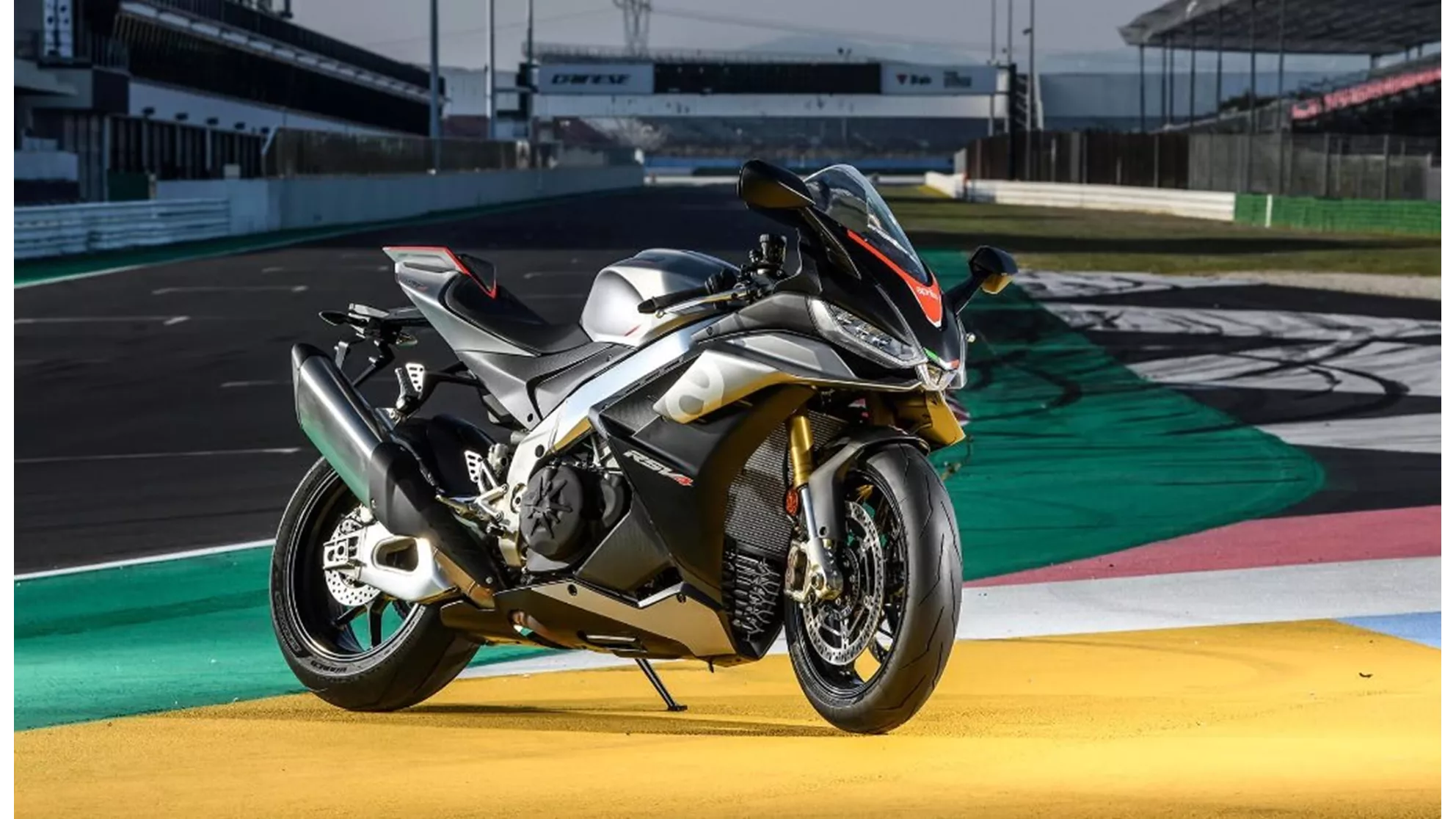 Aprilia RSV4 1100 - Image 3 Aprilia RSV4 1100 - Image 3