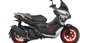 Yamaha XMAX 125 2023 vs Aprilia SR GT Sport 125 2023