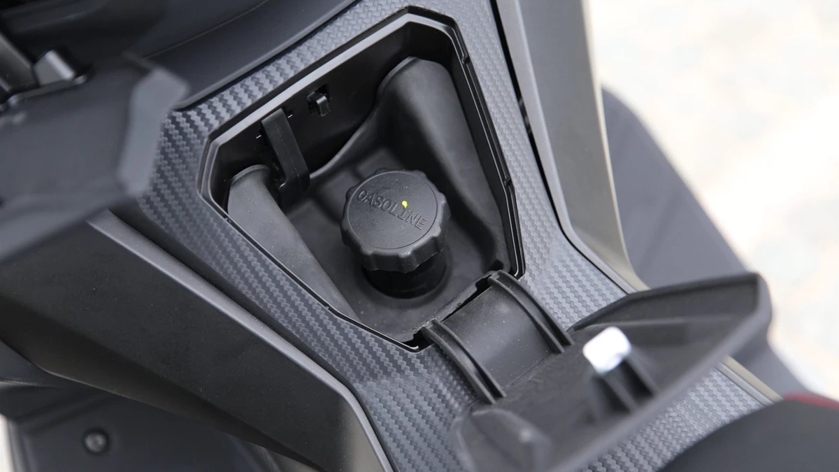 Aprilia SR GT Sport 125 Bild 5: Aprilia SR GT Sport 125