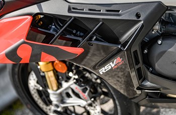 Aprilia RSV4 1100 Factory 2023 - Bild 5 Aprilia RSV4 1100 Factory 2023 - Bild 5