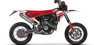Beta RR Enduro 4T 125 AC 2011 vs Fantic XMF 125 Performance 2023 Beta RR Enduro 4T 125 AC 2011 vs Fantic XMF 125 Performance 2023