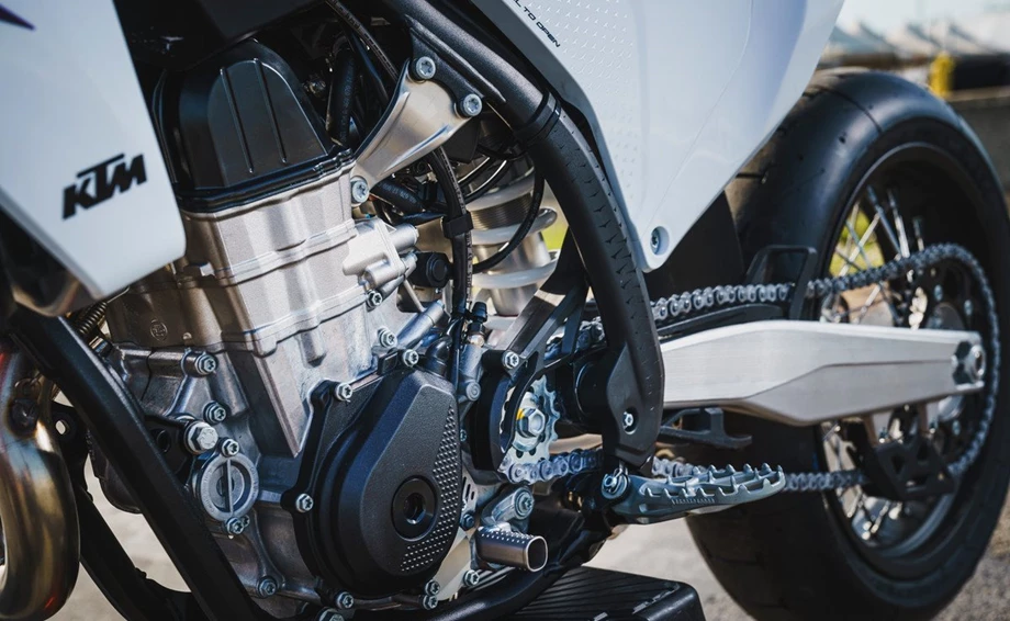 KTM 450 SMR Bild 9: KTM 450 SMR