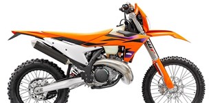 KTM 300 EXC 2024 vs Yamaha R6 RACE 2024