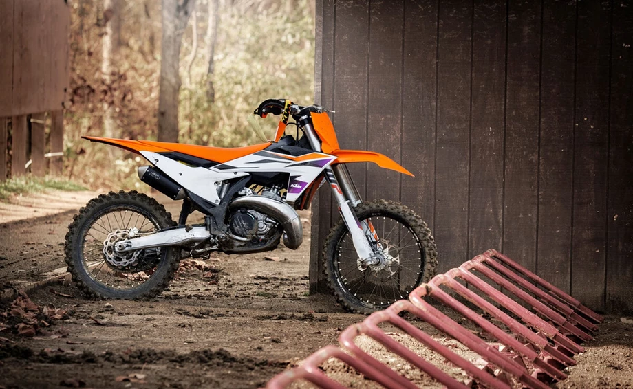 KTM 300 SX Bild 11: KTM 300 SX
