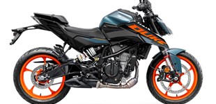Aprilia SX 125 2020 vs KTM 125 Duke 2024 Aprilia SX 125 2020 vs KTM 125 Duke 2024