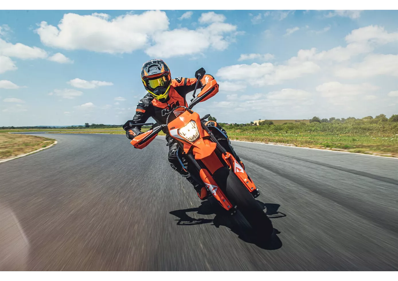 KTM 690 SMC R 2024 KTM 690 SMC R 2024