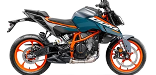 KTM 890 Duke L 2021 vs KTM 390 Duke 2024 KTM 890 Duke L 2021 vs KTM 390 Duke 2024
