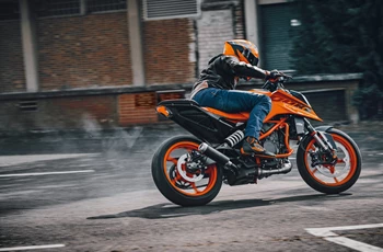 KTM 390 Duke 2024 - Bild 24 KTM 390 Duke 2024 - Bild 24