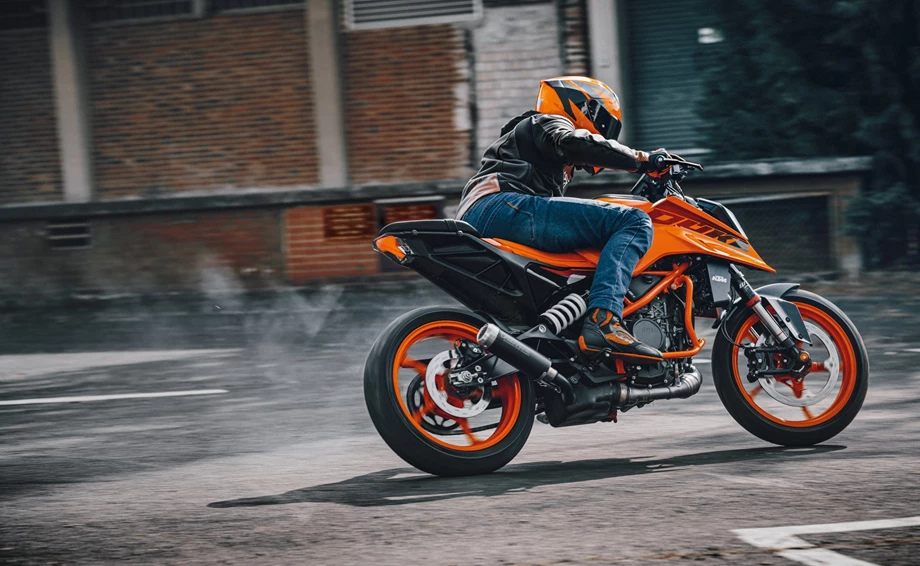 KTM 390 Duke Bild 23: KTM 390 Duke