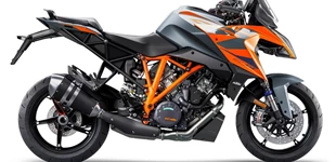 Triumph Speed Triple 1200 RS 2025 vs KTM 1290 Super Duke GT 2024 Triumph Speed Triple 1200 RS 2025 vs KTM 1290 Super Duke GT 2024
