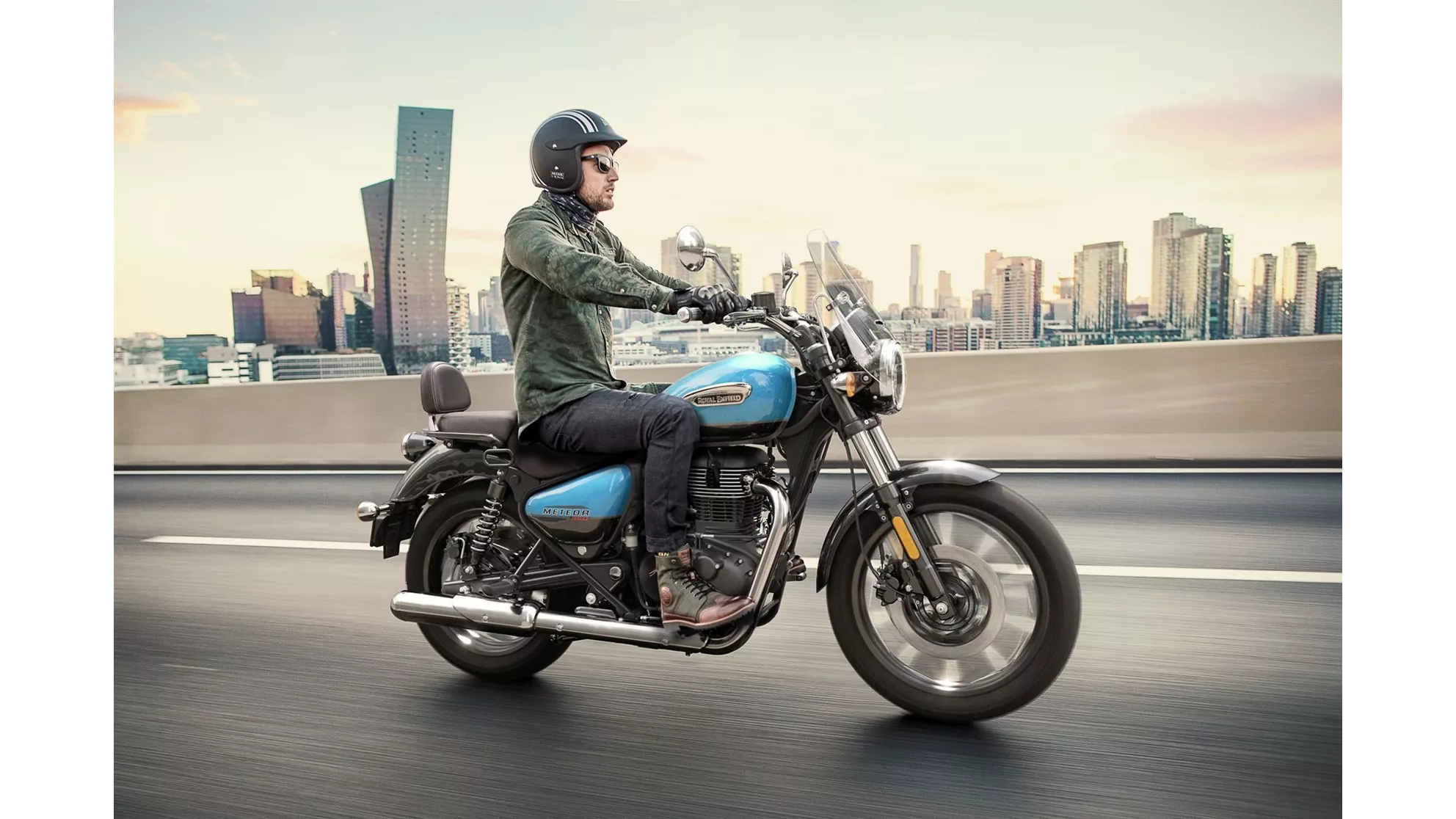 Royal Enfield Meteor 350 Supernova - Image 3 Royal Enfield Meteor 350 Supernova - Image 3