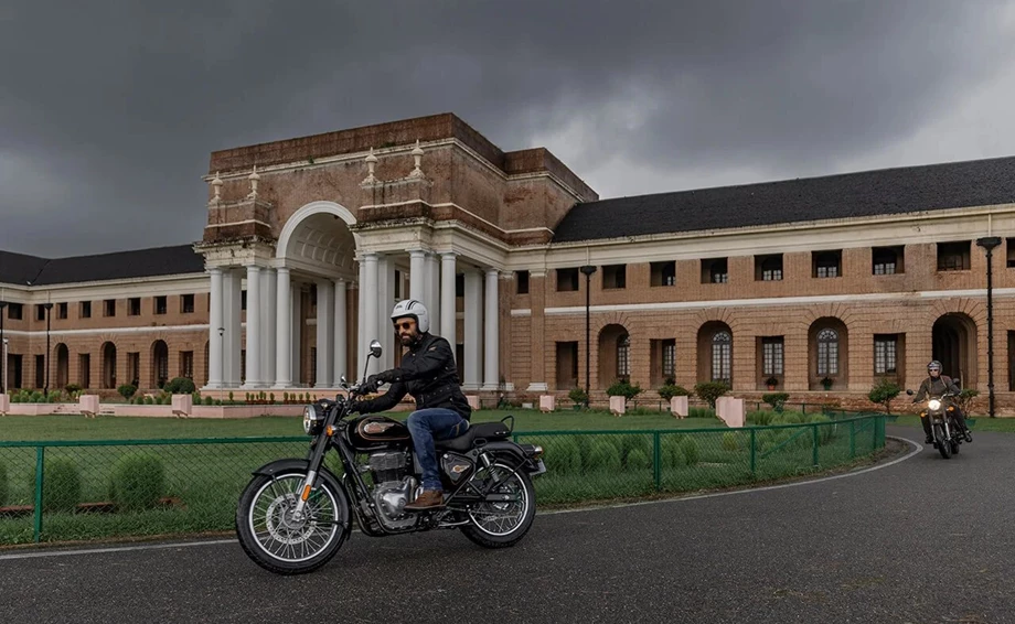 Royal Enfield Bullet 350 Bild 5: Royal Enfield Bullet 350