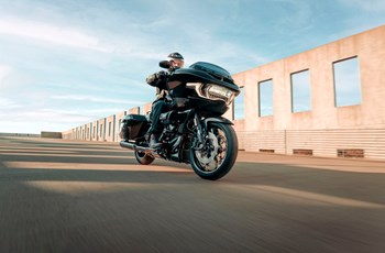 Harley-Davidson CVO Road Glide ST FLTRXSTSE 2024 - Bild 3 Harley-Davidson CVO Road Glide ST FLTRXSTSE 2024 - Bild 3