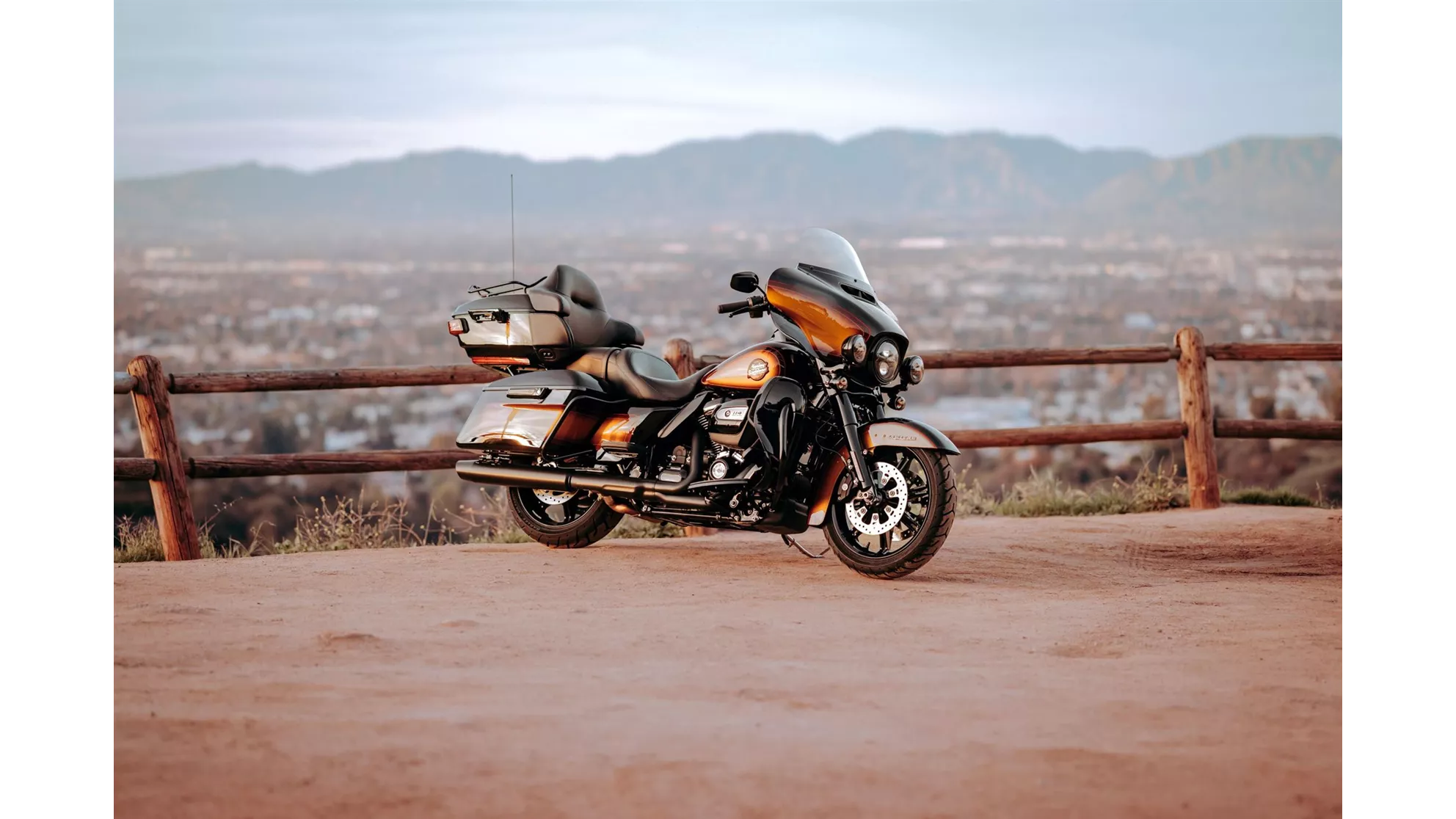 Harley-Davidson Touring Electra Glide Ultra Limited FLHTK - Obrázek 9
