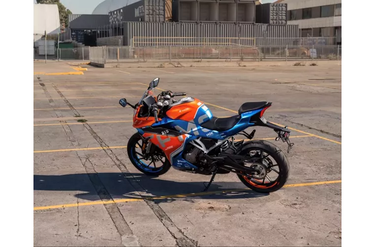 CFMOTO 300SR 2024 CFMOTO 300SR 2024