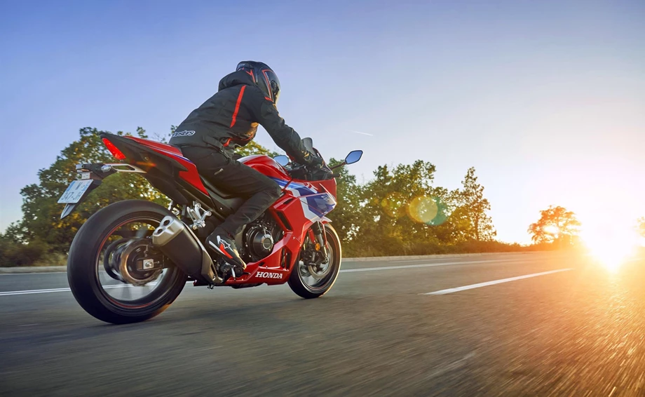 Honda CBR500R Bild 5: Honda CBR500R
