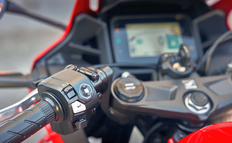 Honda CBR500R Bild 16: Honda CBR500R