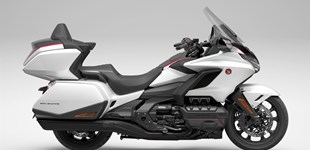 Honda GL 1800 Goldwing Tour DCT 2024 vs Harley-Davidson CVO Street Glide FLHXSE 2024