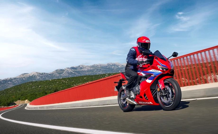 Honda CBR650R Bild 8: Honda CBR650R