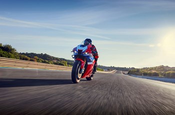 Honda CBR1000RR-R Fireblade SP 2024 - Bild 23 Honda CBR1000RR-R Fireblade SP 2024 - Bild 23
